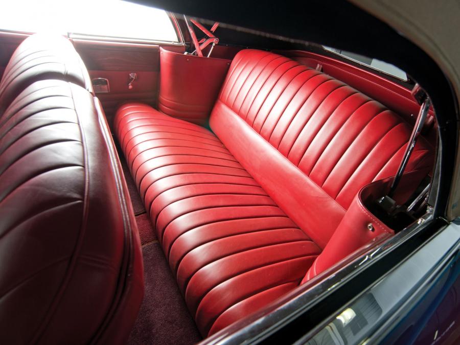  Cadillac Series 62 Convertible 1946 года  (фото 7 из 15)